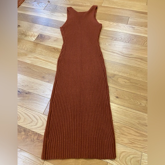 Vernacular Sweater Dress - Picture 4 of 4